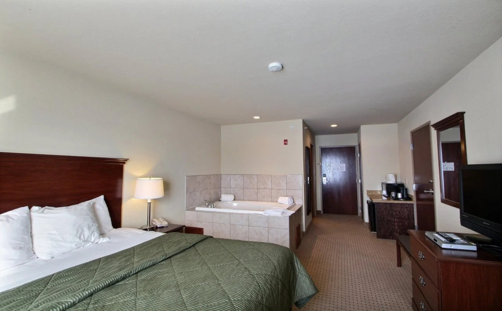 Cobblestone Inn & Suites - Clintonville