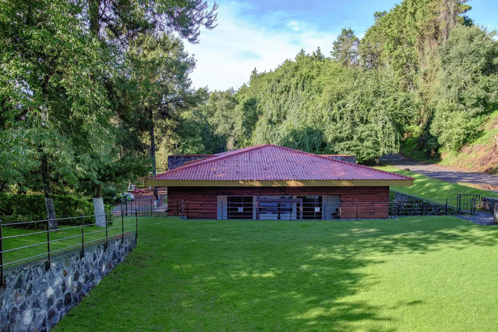 Zirahuen Forest And Resort