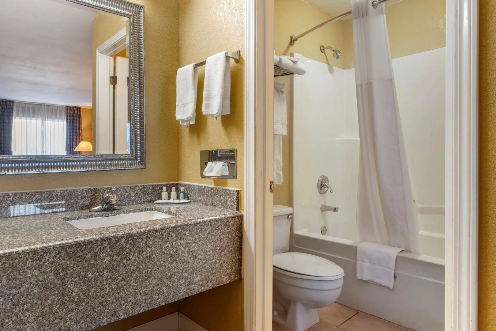 Quality Inn Russellville I-40