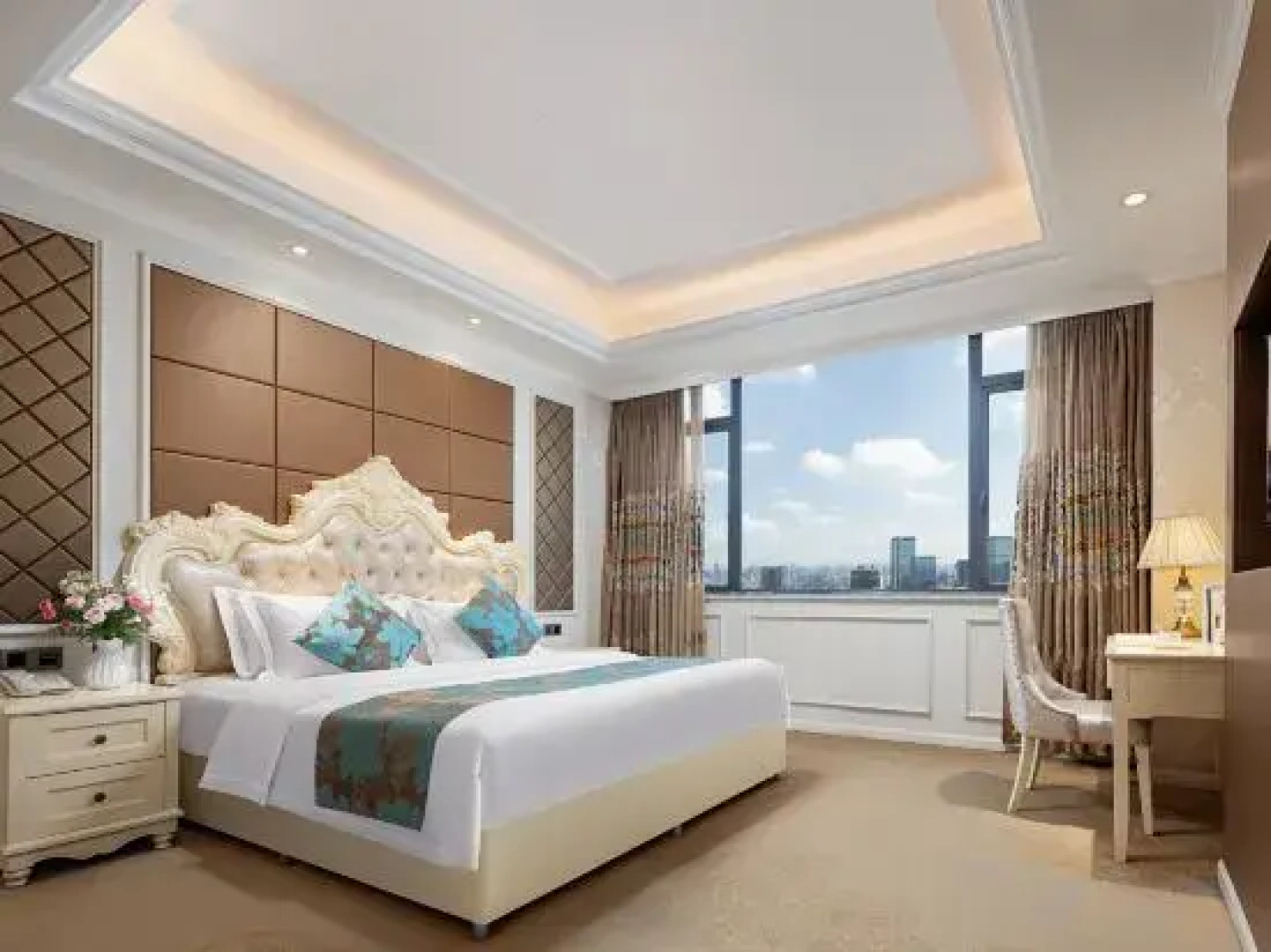 Chengzhong Blue Sky Hotel