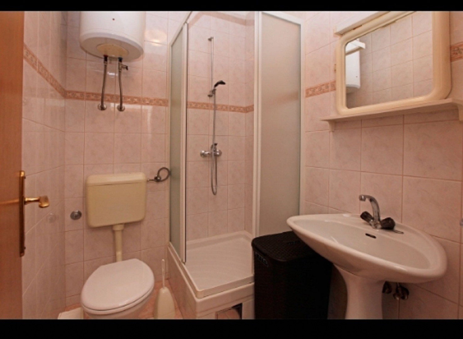 Apartment Mari - free parking: A2 Bol, Island Brac