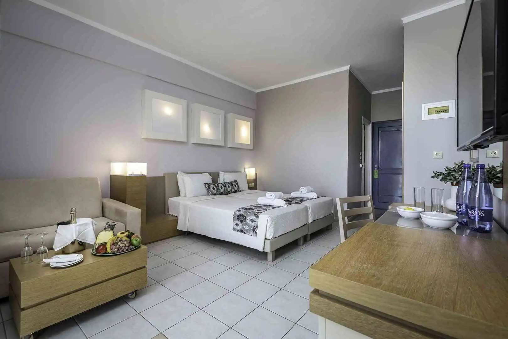 Отель Sovereign Beach