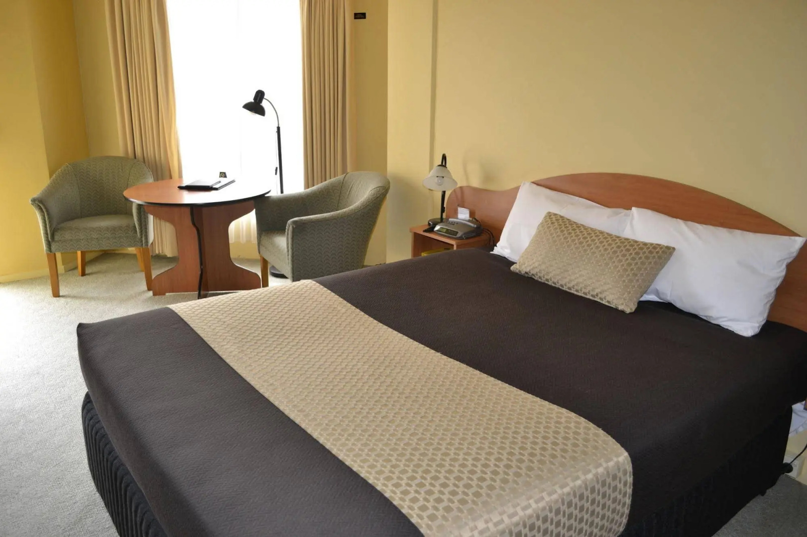 Hopkins House Motel & Apartments