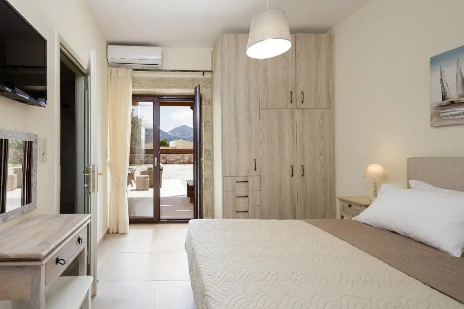 Unique Stonebuilt rural Retreat & private pool II