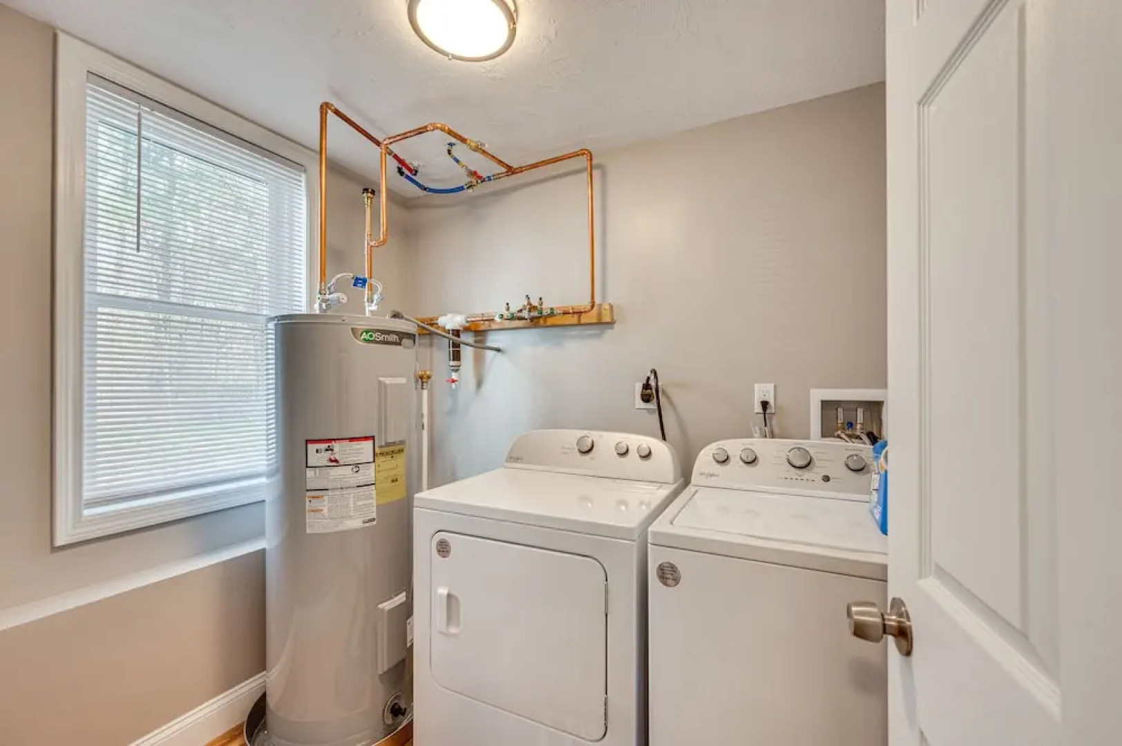 New Hampshire Abode w/ Mountain Views, Near Skiing