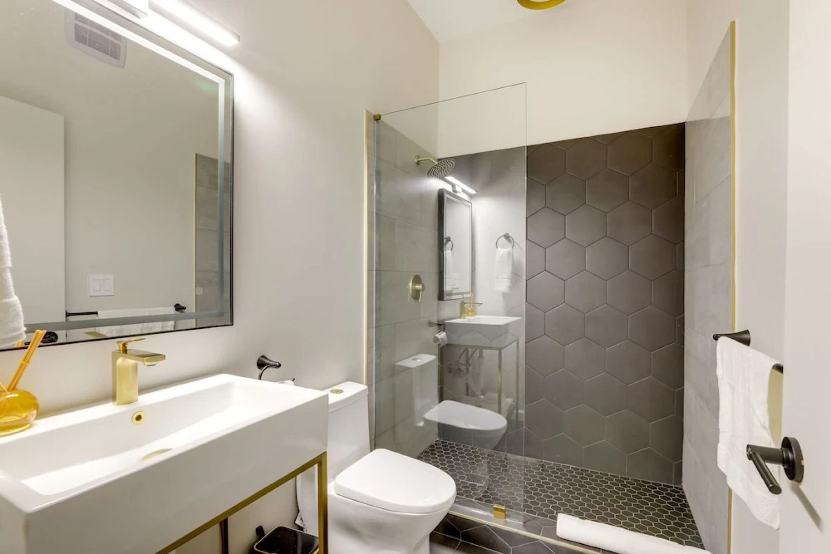 Mid-century Modern Luxe Retreat w/ Hot Tub & Decks