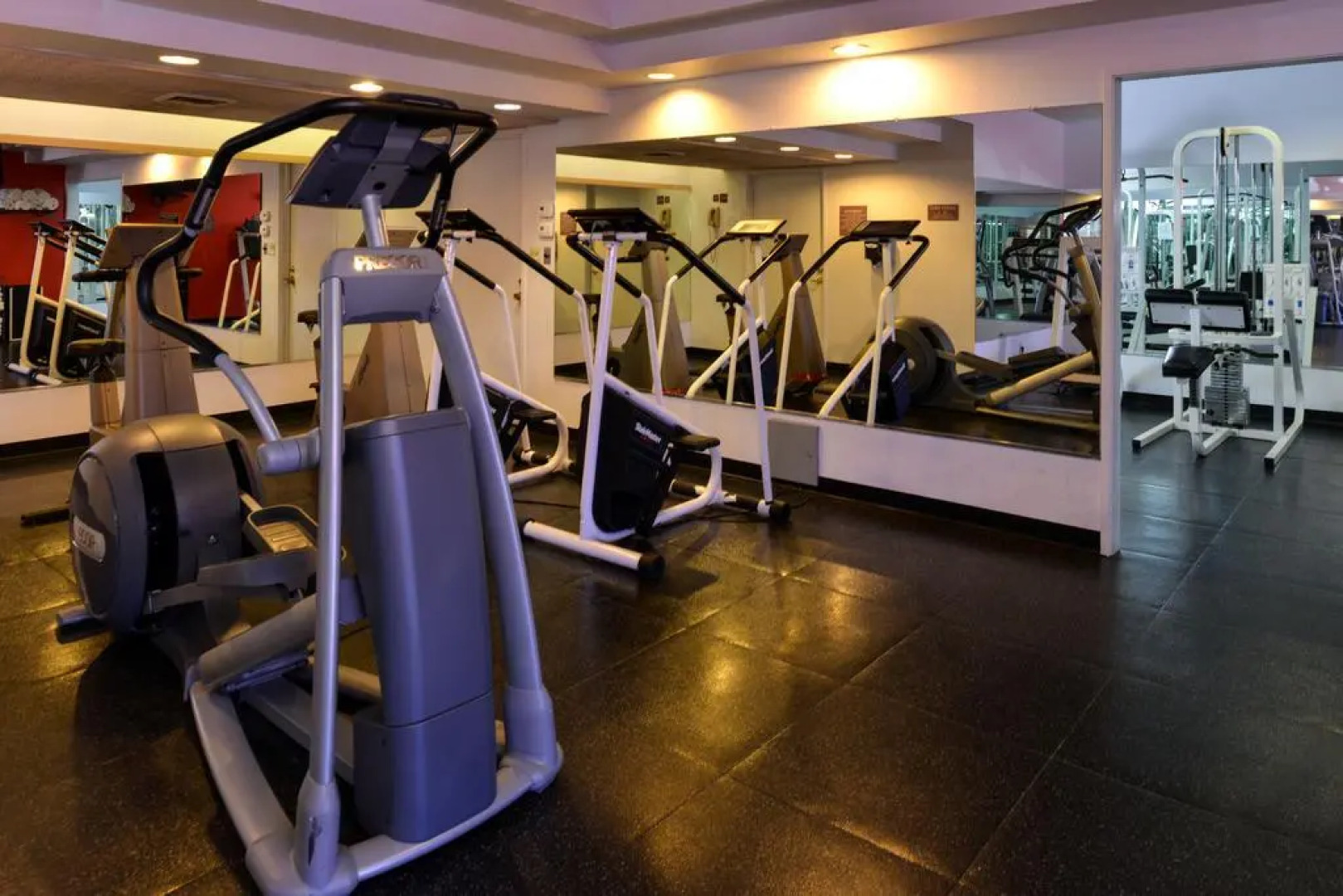 Red Lion Hotel Woodlake Conference Center