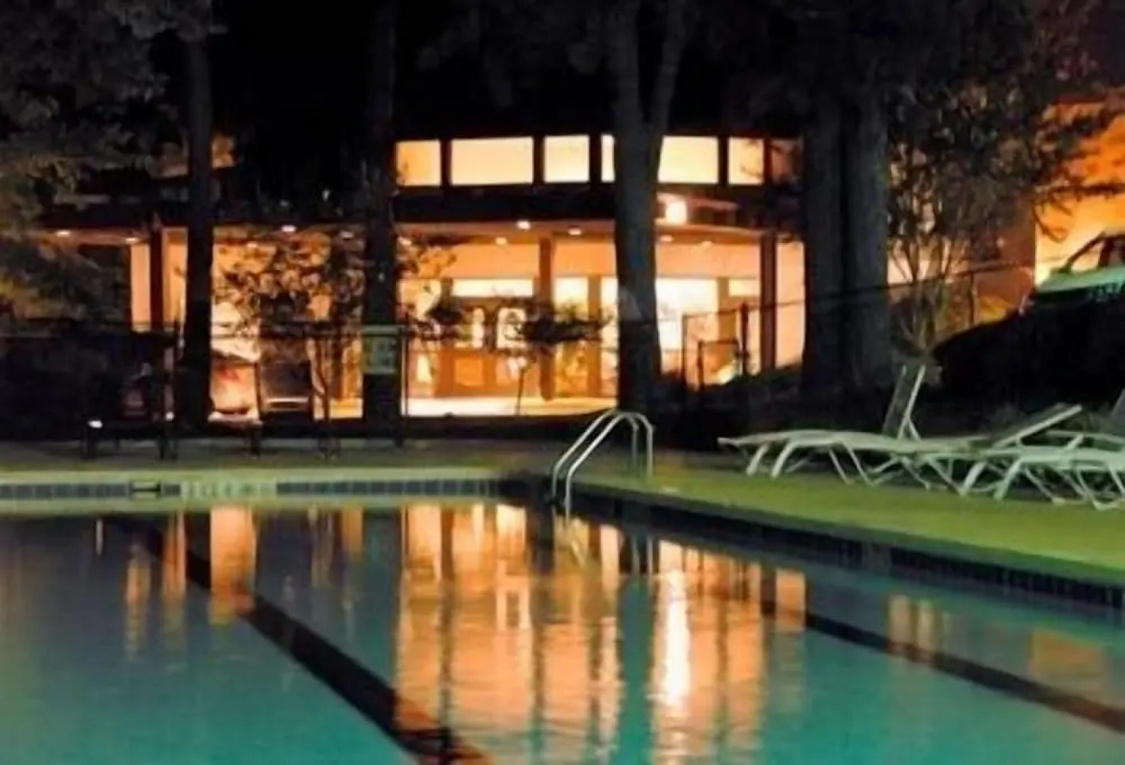 The Inn at Houndslake