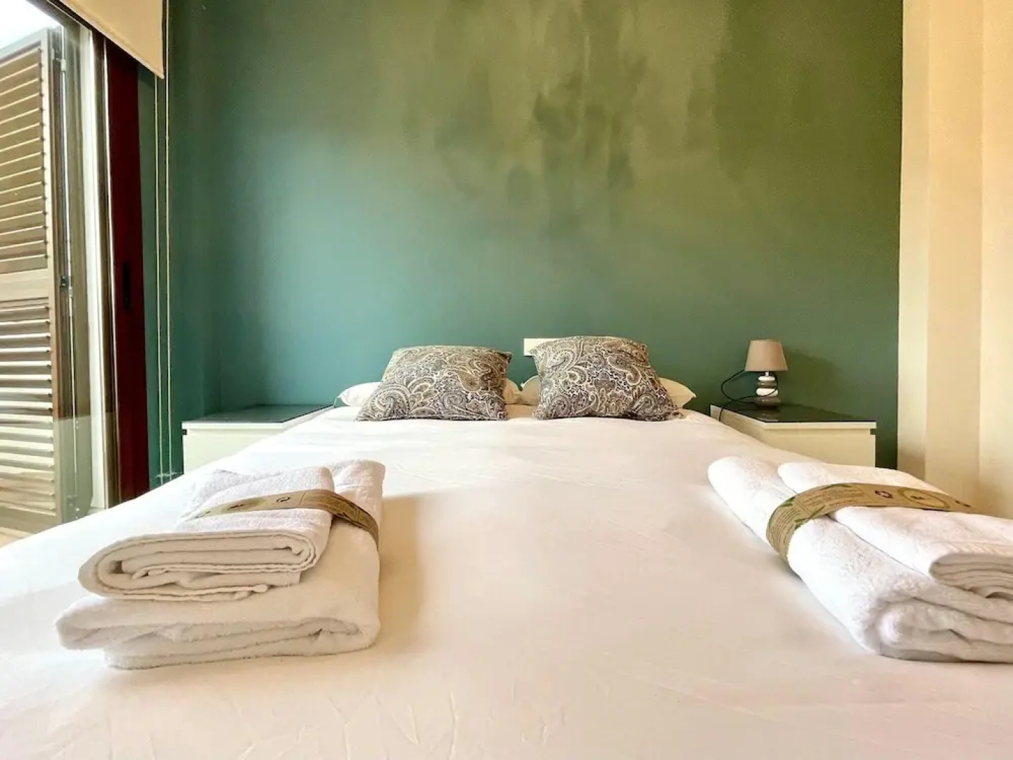 Sunlit Villa Near Golf