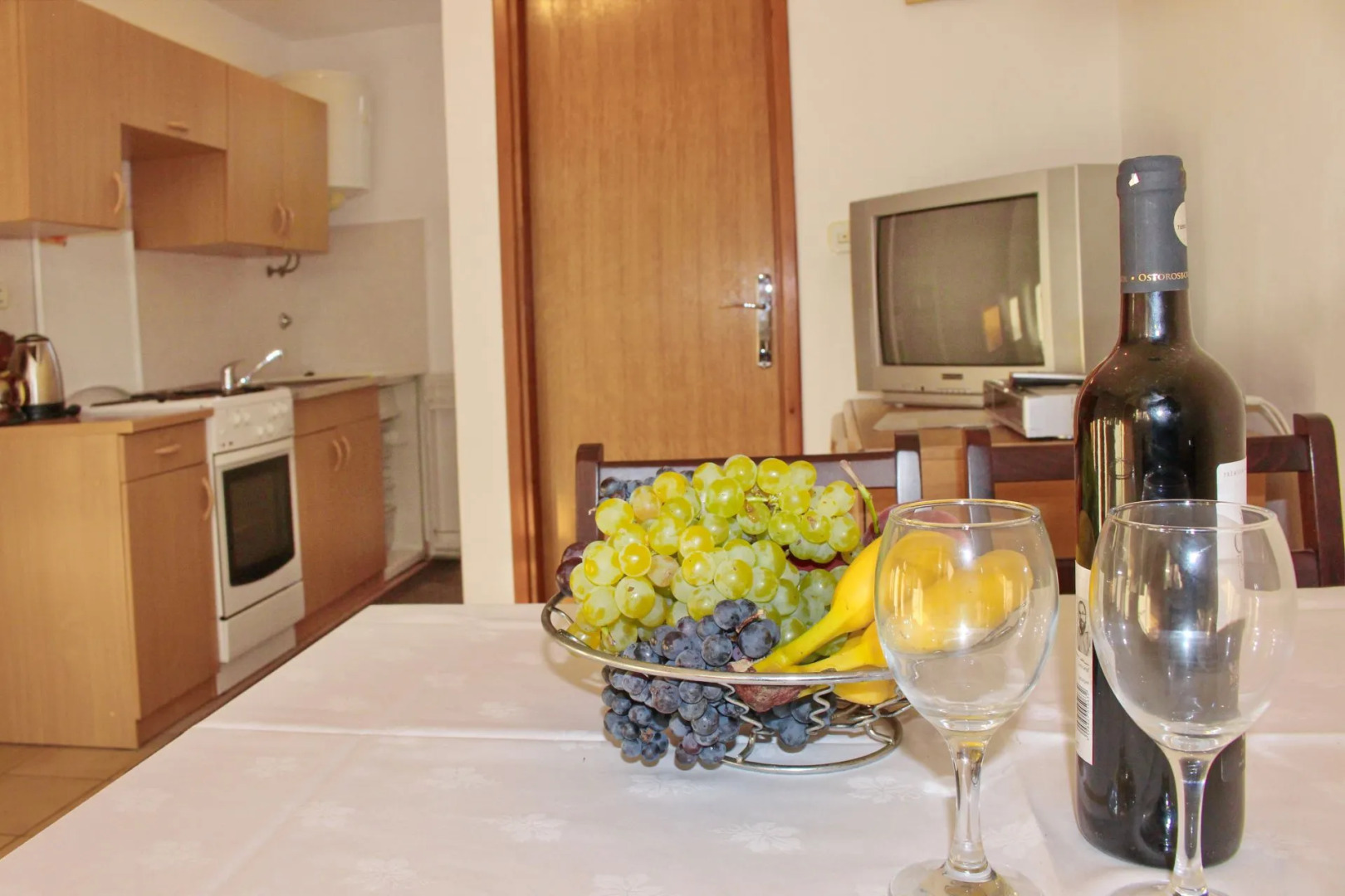 Apartment Remi - 300 m from sea: A3 Nin, Zadar riviera