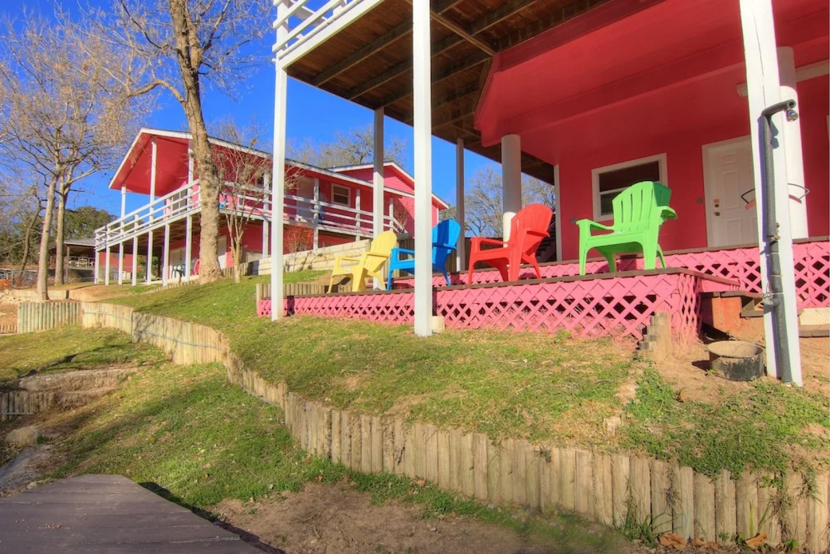 Three Pink Housez RR1 3