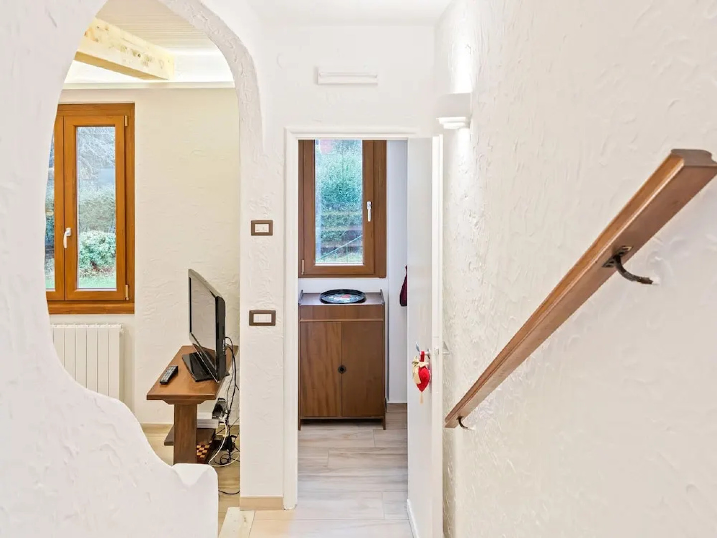 Quaint Chalet in Mondonico With Garden