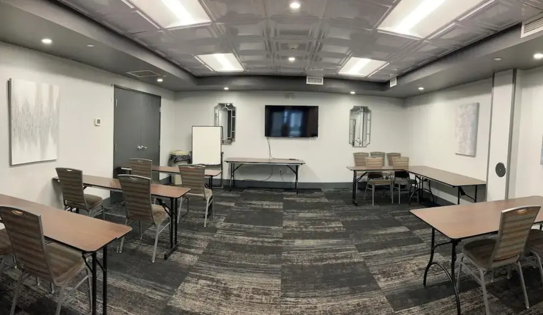 Pearl Street Hotel & Suites