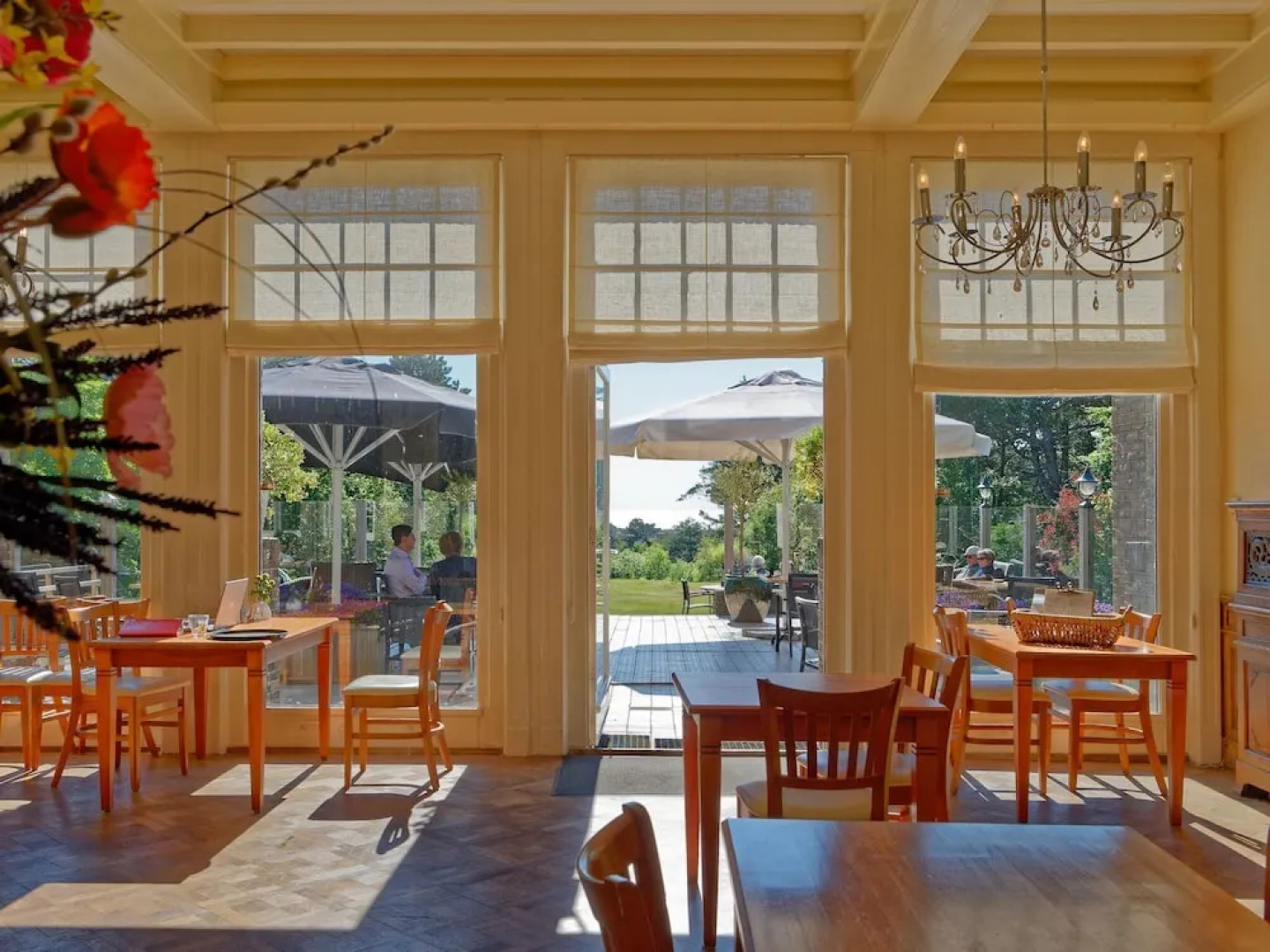 Spacious Coastal Getaway Bergen