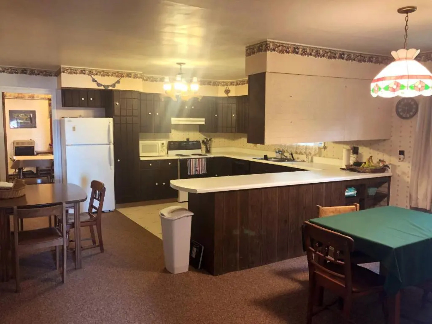 Showboat Motel Restaurant & Bar