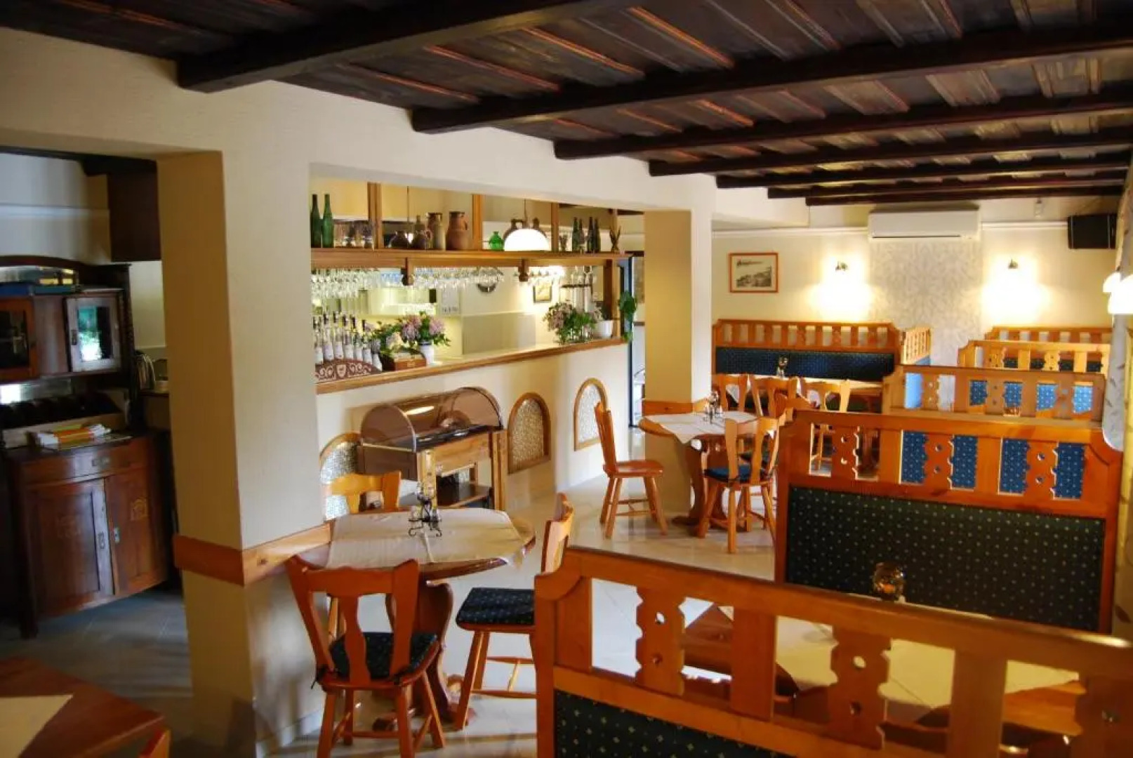 Adler Hotel és Étterem