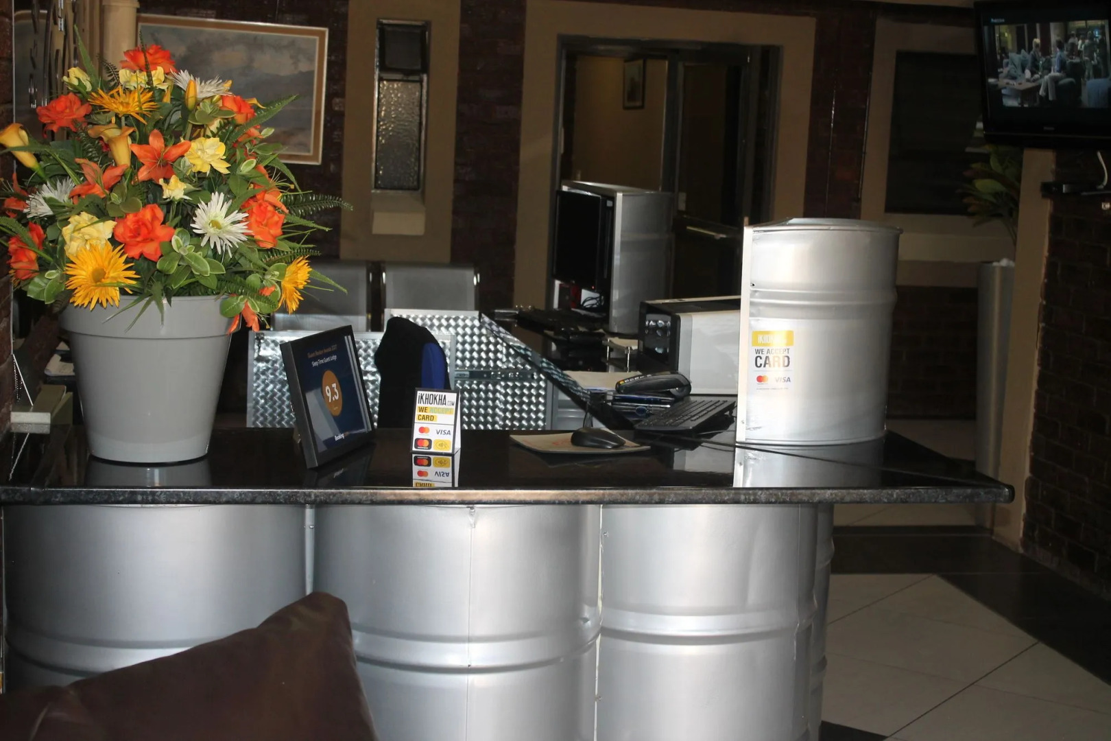 Sleep-Time Guest Lodge