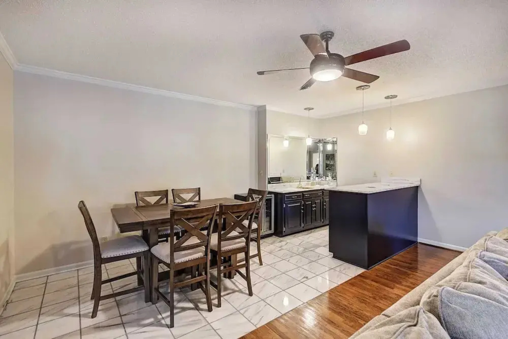 Lakefront Home Private Dock, Tiki Bar, Firepit Shore to Please by Avantstay