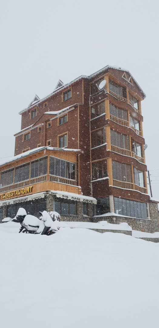 Sisdagi Zirve Otel