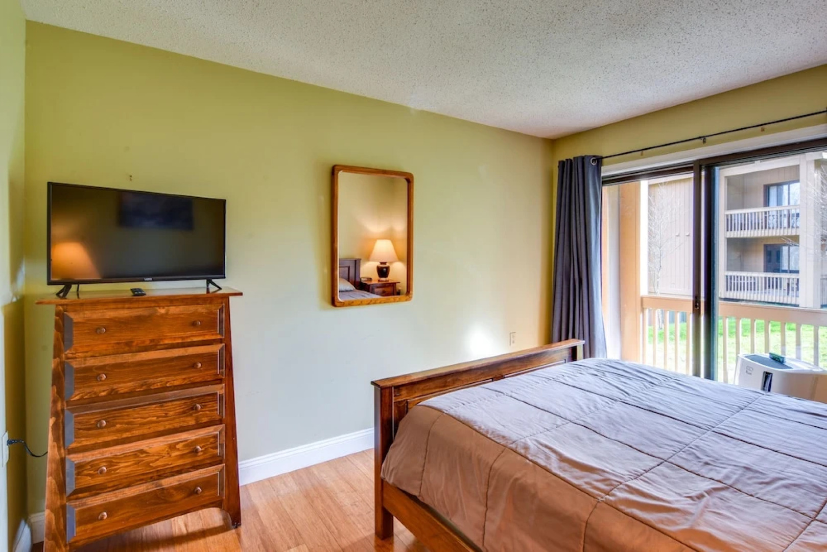 Ski-in/out & Golf Condo w/ A/C at Holiday Valley!