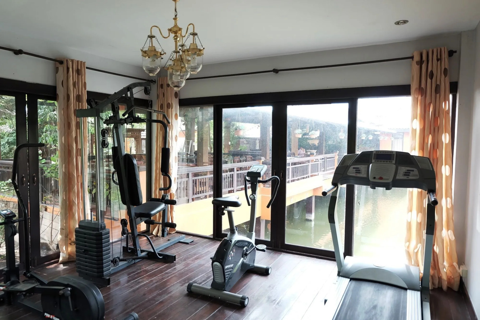 Pludhaya Resort & Spa