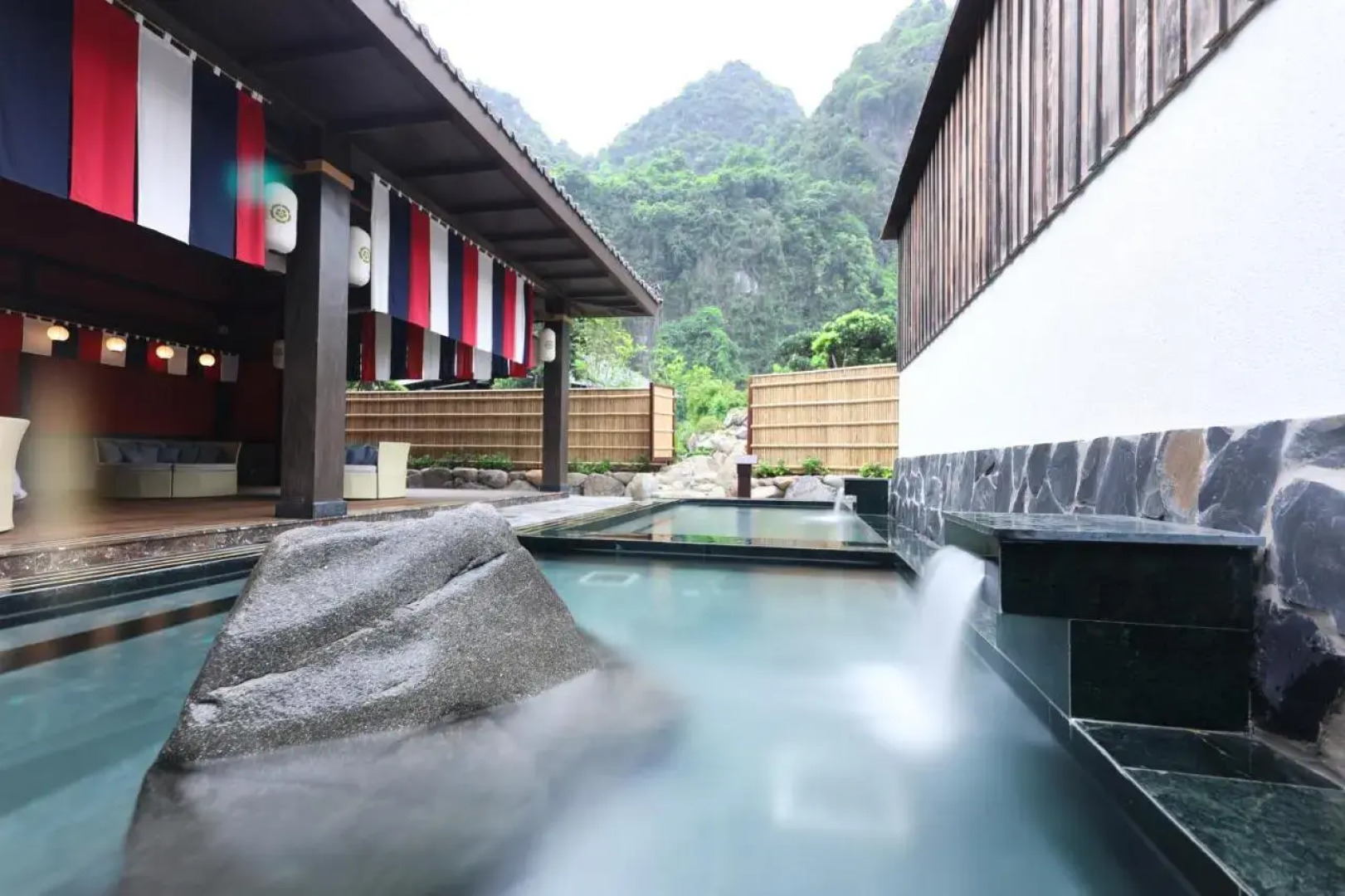 Yoko Onsen Quang Hanh