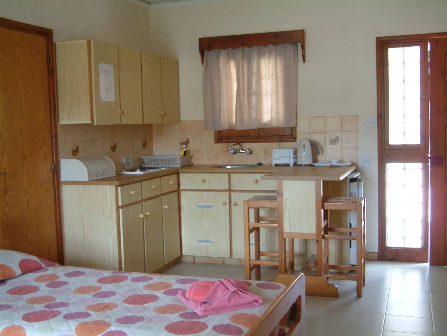 Pelekanos Apartments