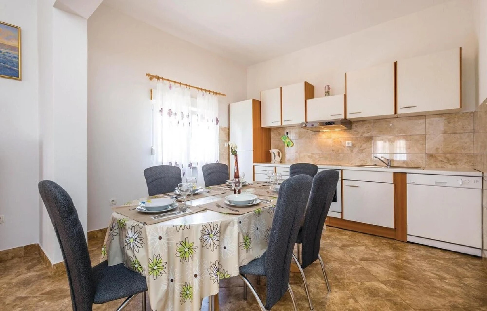 Stunning Apartment in Lukovo Sugarje With 2 Bedrooms