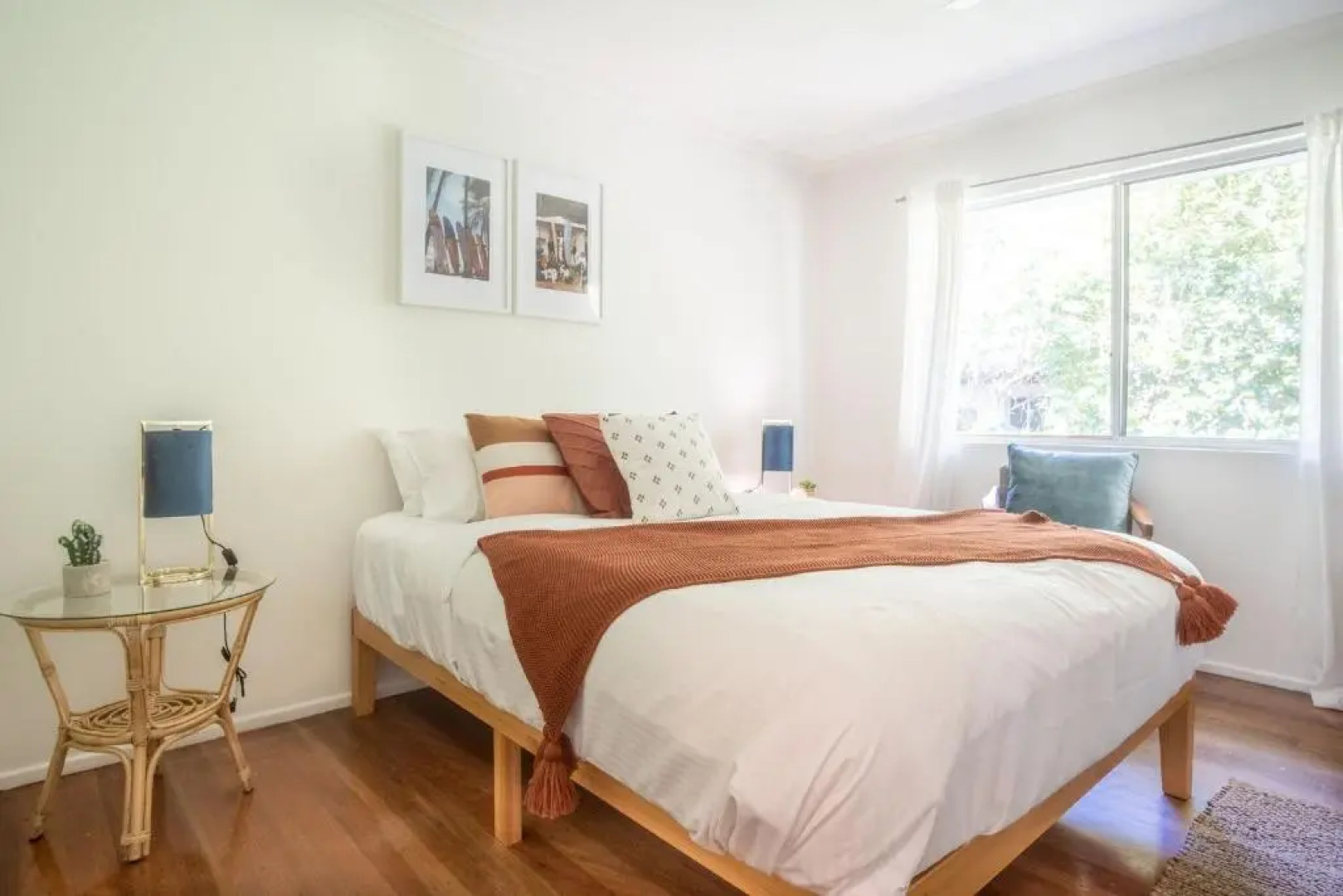 Mid-Century Modern Retro Beach House Minutes to Moffat Beach