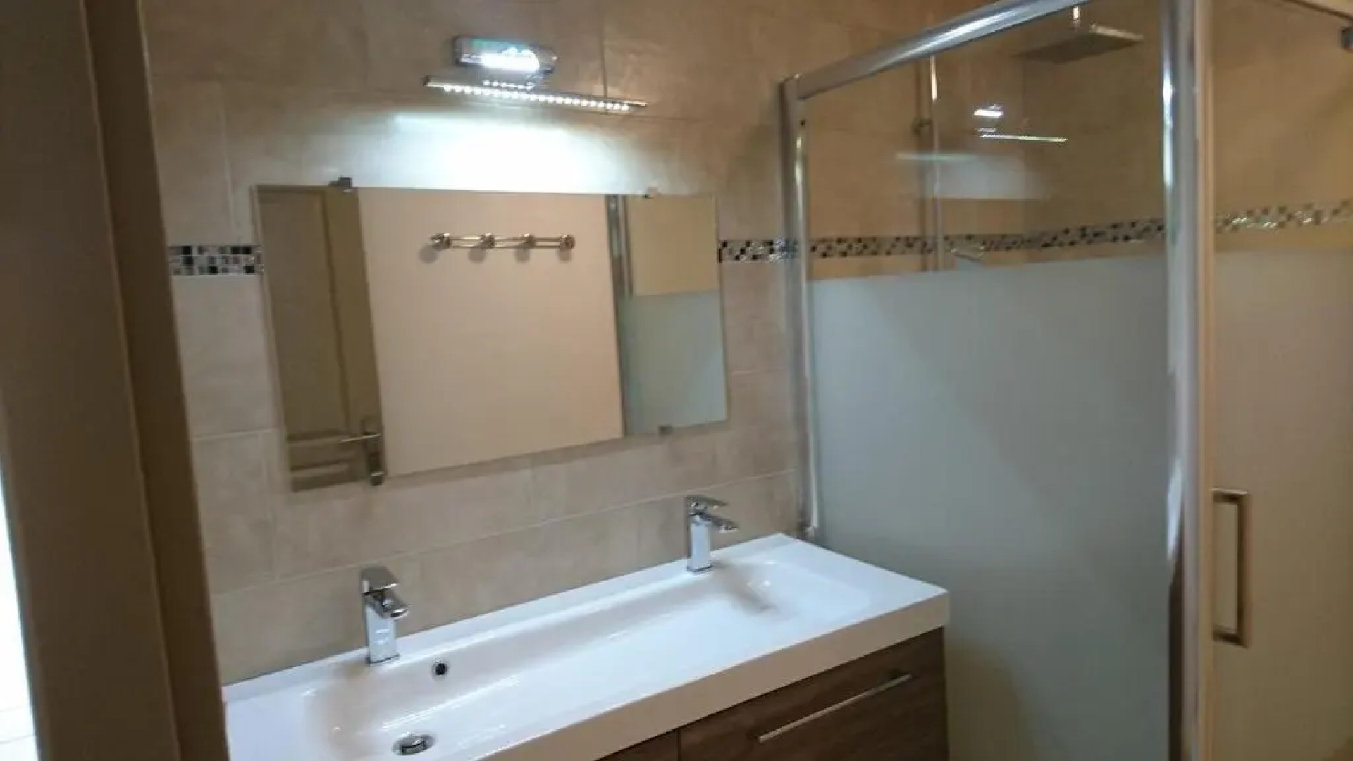 Appart indépendant dans propriété 4000 m2 Luberon