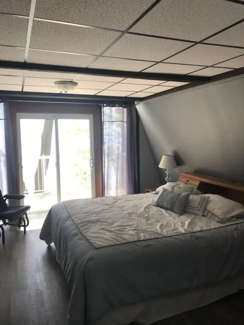 Niagara Beachfront Home