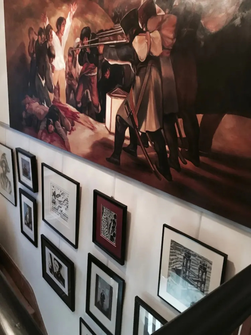 Assemblage Boutique Art B & B