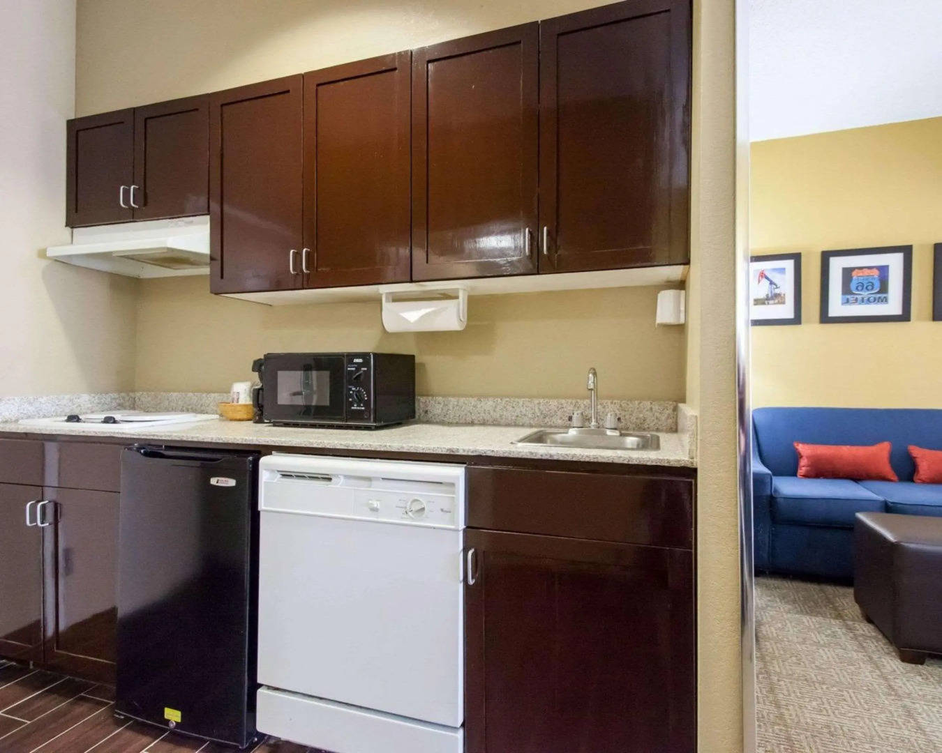 Comfort Suites Tulsa Central