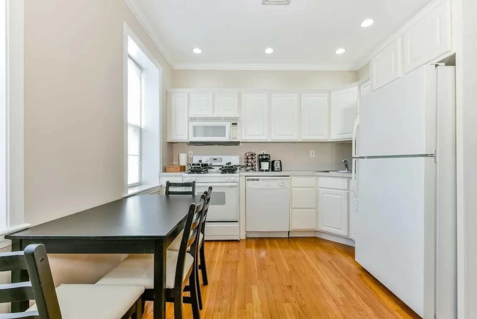 Spacious 3br/2ba on Freedom Trail by Domio