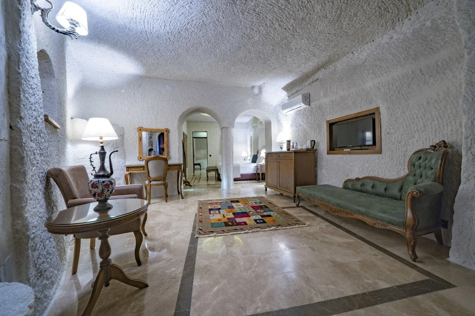 Artemis Cave Suites - Adults Only