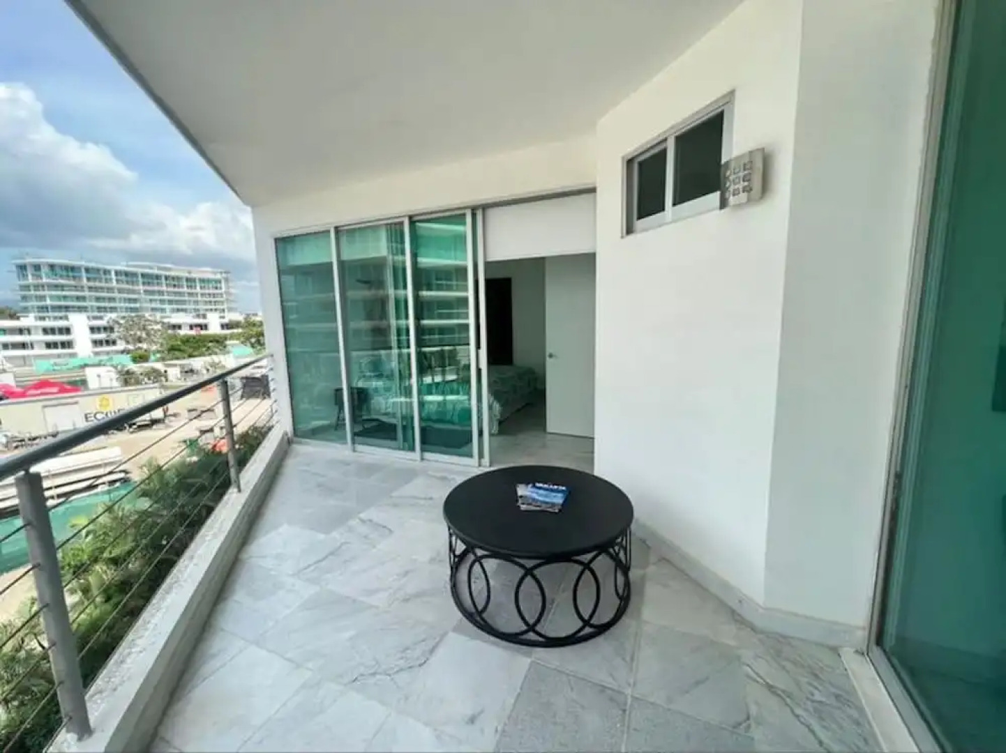 Aria Ocean 255 Flamingos