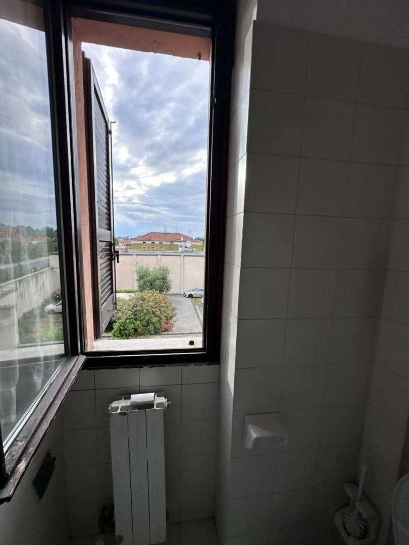 Via Rose (dietro Freccia Rossa)