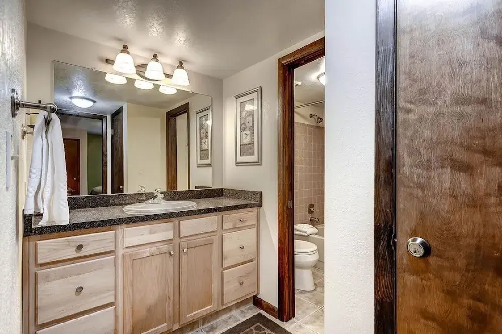 Park Place 101c 2 Bedroom Condo by RedAwning
