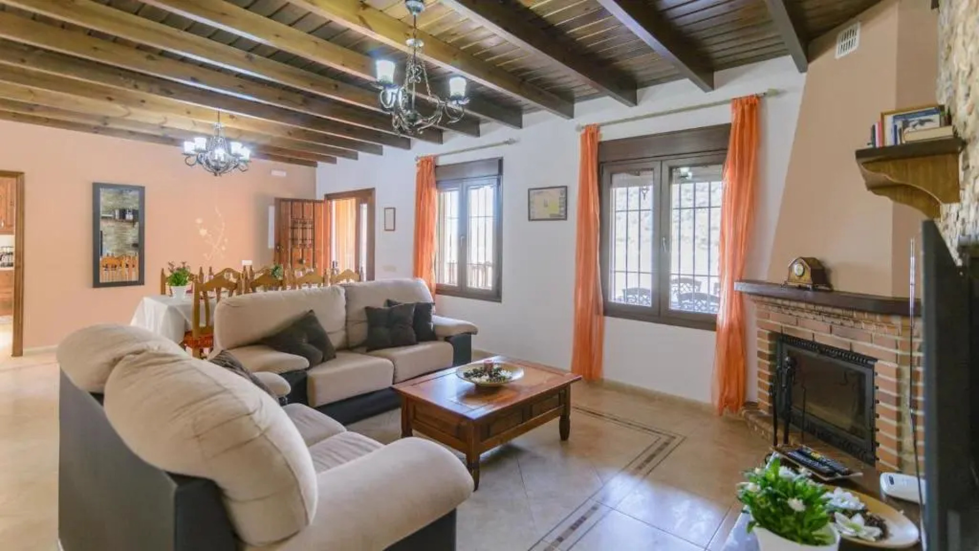 Villa Alejandro Sayalonga by Ruralidays