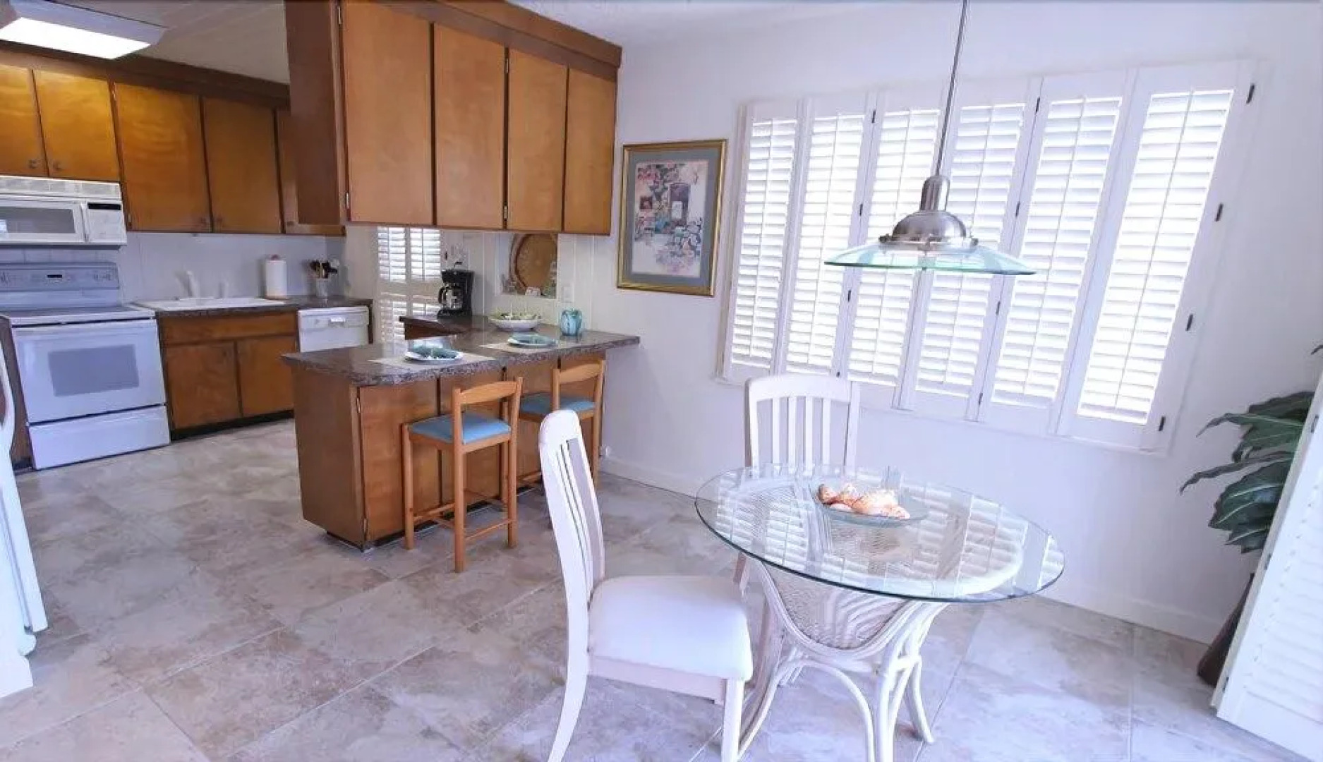 Beachouse Inn & Suites