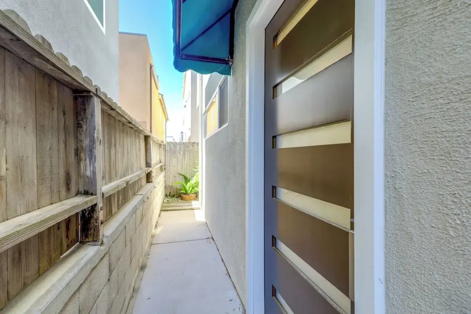 Sleek Oxnard Townhouse w/ Balconies: Walk to Beach