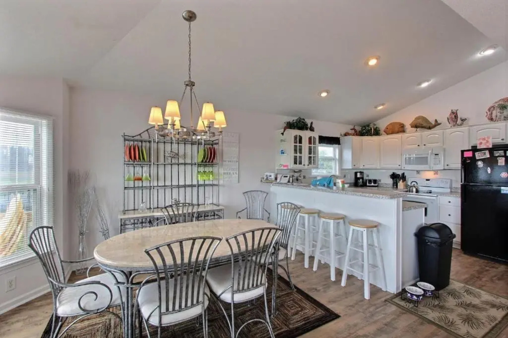 4040 - Paws at the Beach