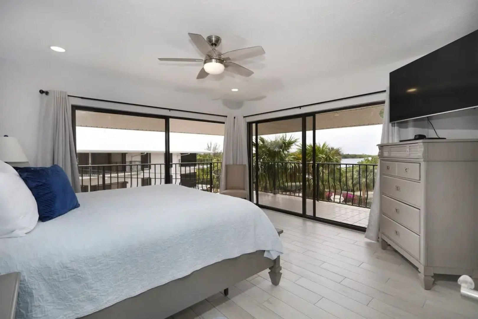 Waterfront Condo With Sunset Views 2 Bedroom Condo by Redawning