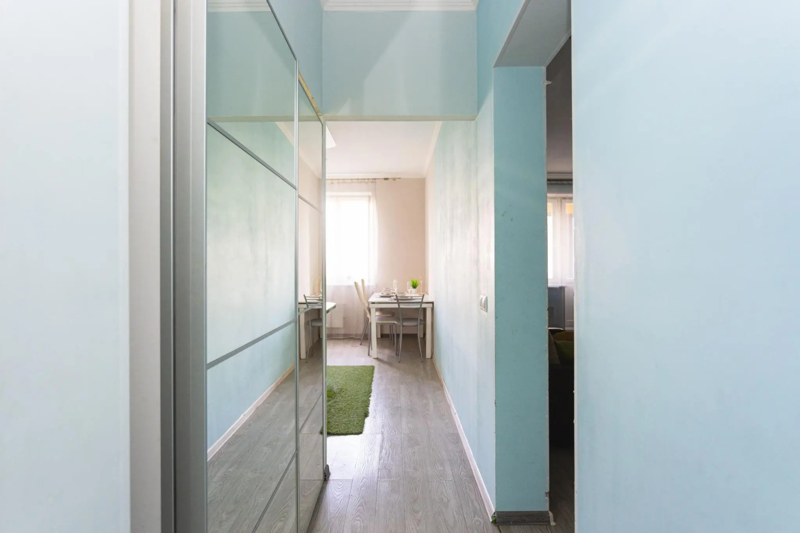 Moment House (Момент Хаус) на бульваре Ильинский 7