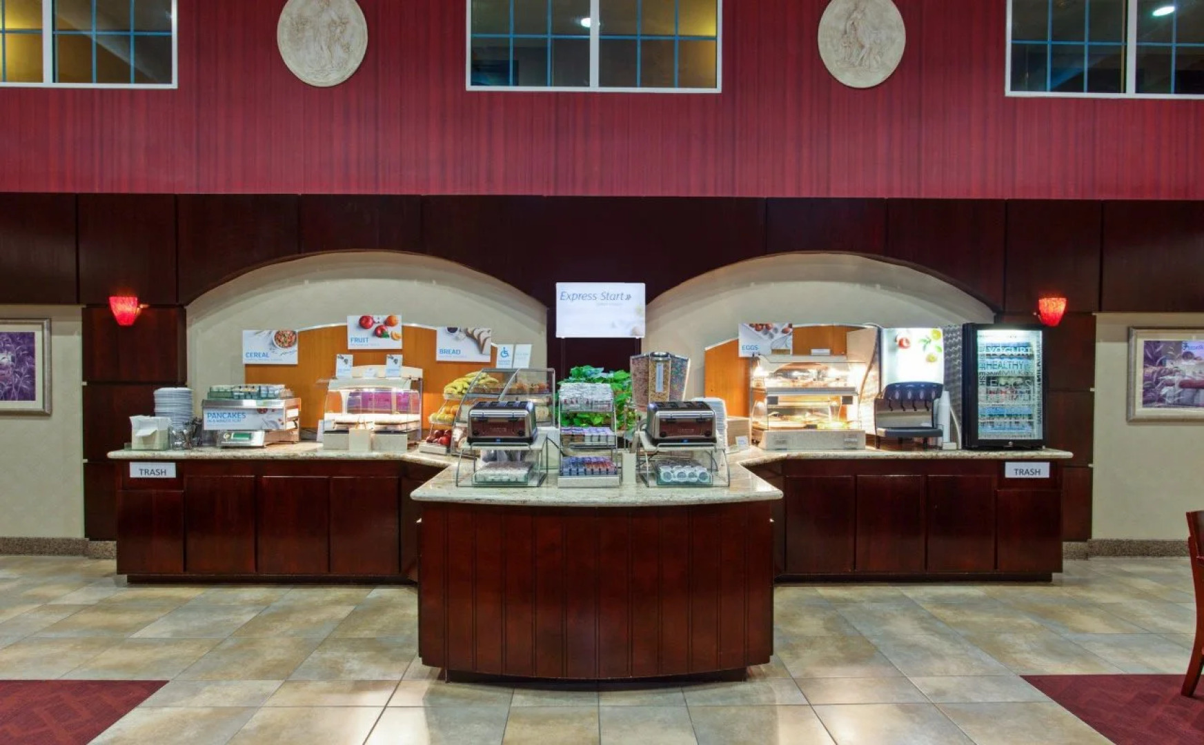 Holiday Inn Express & Suites Hollywood Walk Of Fame