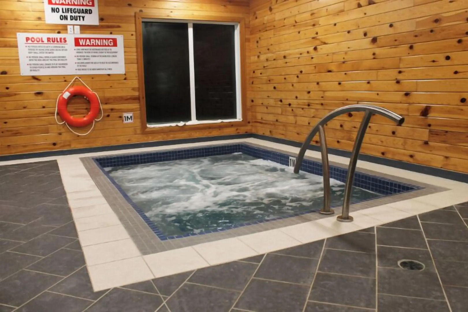 Roadhouse 52 Inn & Suites