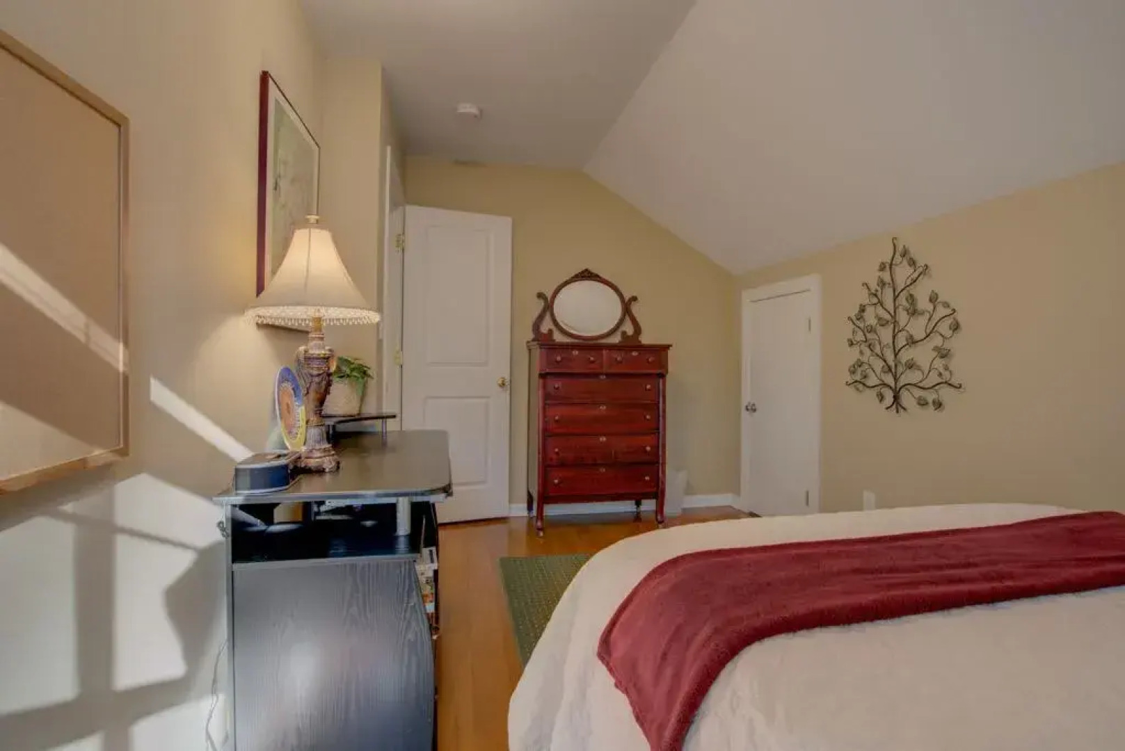 The Haven - Charming Tryon House - A Haven From Everyday Life