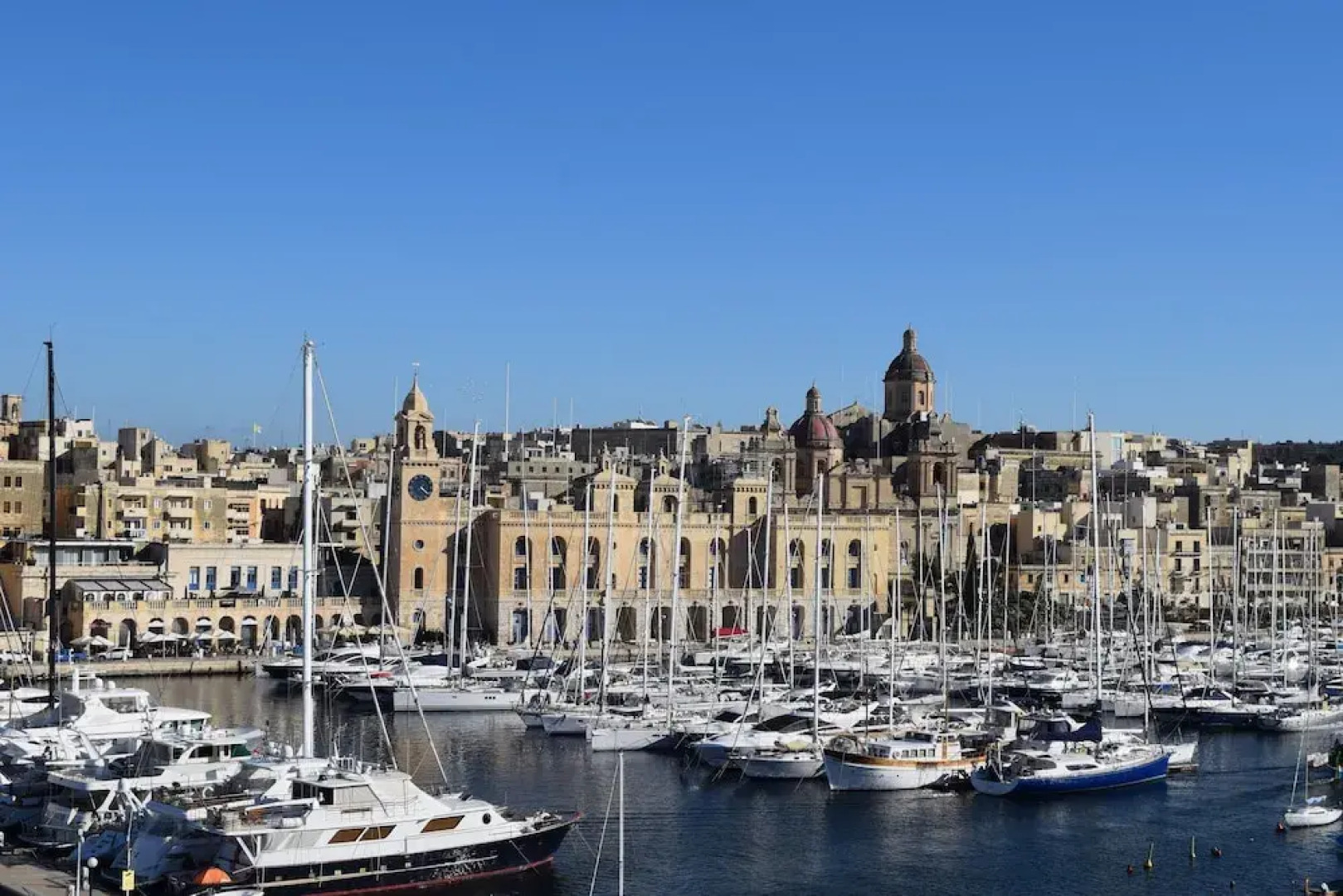 Senglea Seafront Apartment
