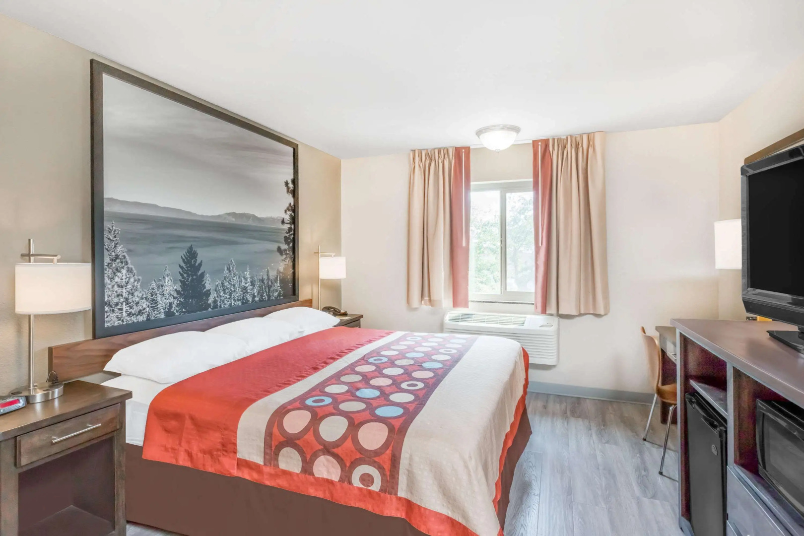 Super 8 by Wyndham Redding