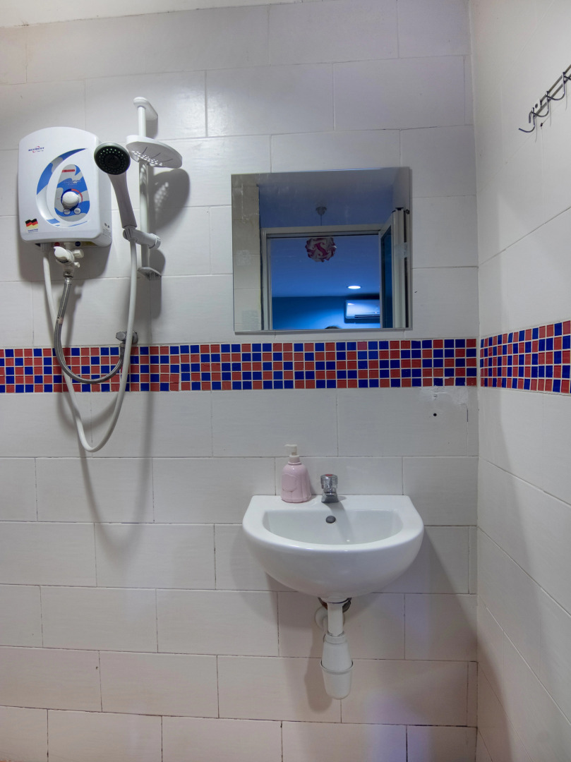 OYO 89891 1st Inn Hotel Subang (SJ15)